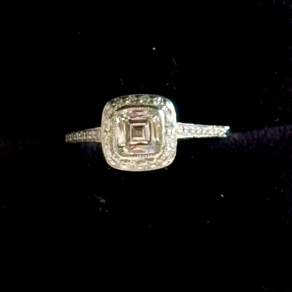 TIFFANY & CO PLATINUM LEGACY .79CT ENGAGEMENT DIAMOND RING WITH PAPERS AND BOX - Picture 6 of 12